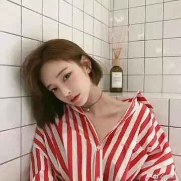 猫咪第一次见到小奶狗的反应，太治愈了 - 偷窥内地女公共浴室洗澡视频